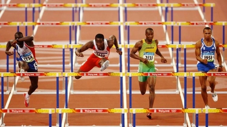 2025天津马拉松 李芷萱破赛道纪录夺冠 康洋洋夺男子第一